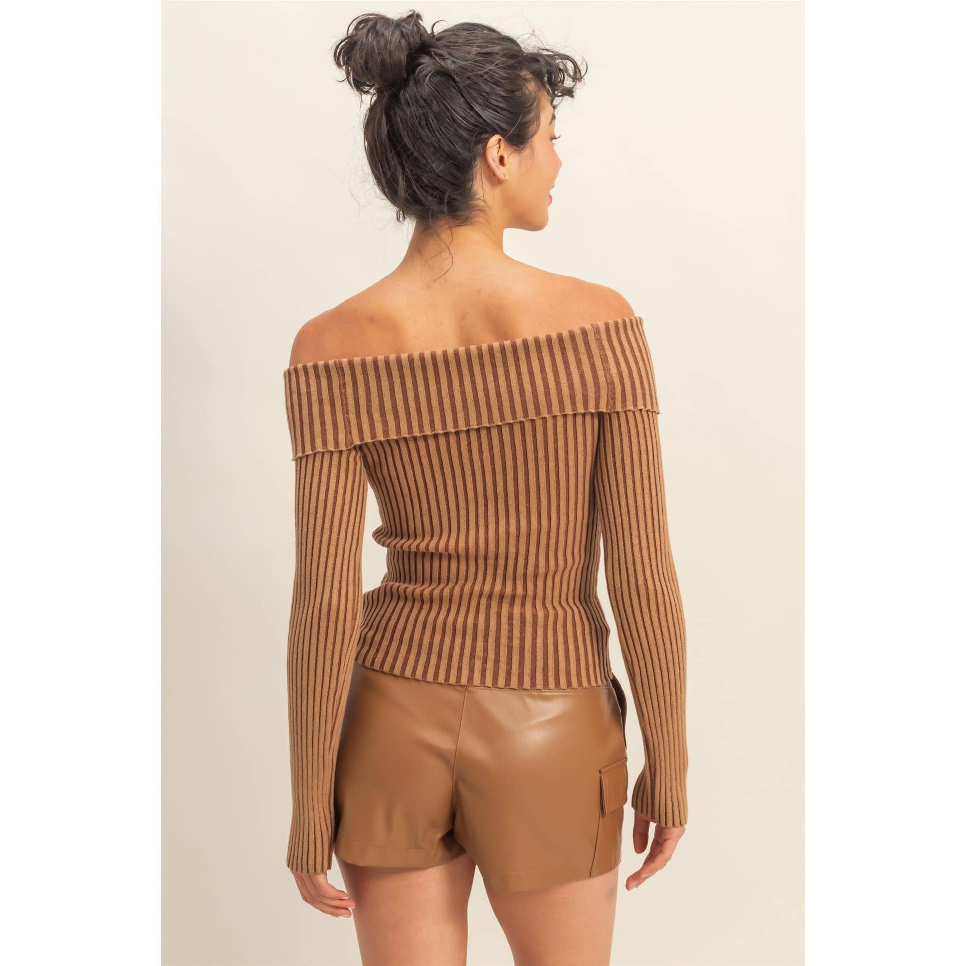 Off-Shoulder Ribbed Knit Top: CHESTNUT