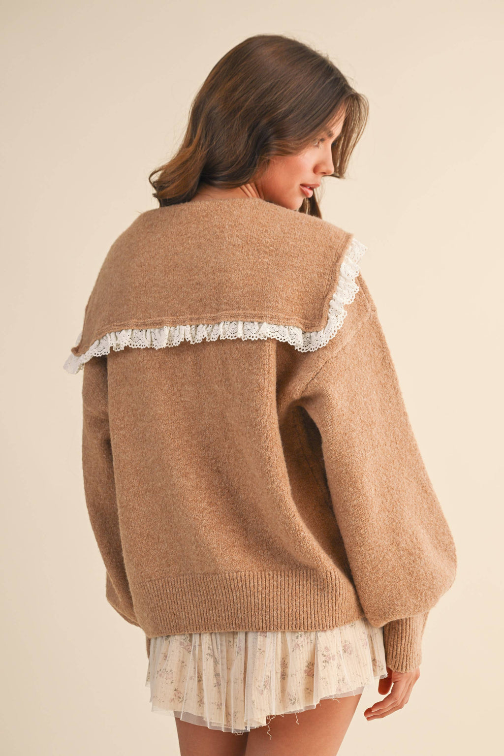 OVERSIZED LACE TRIM COLLAR FRONT BOWS CARDIGAN: TAUPE