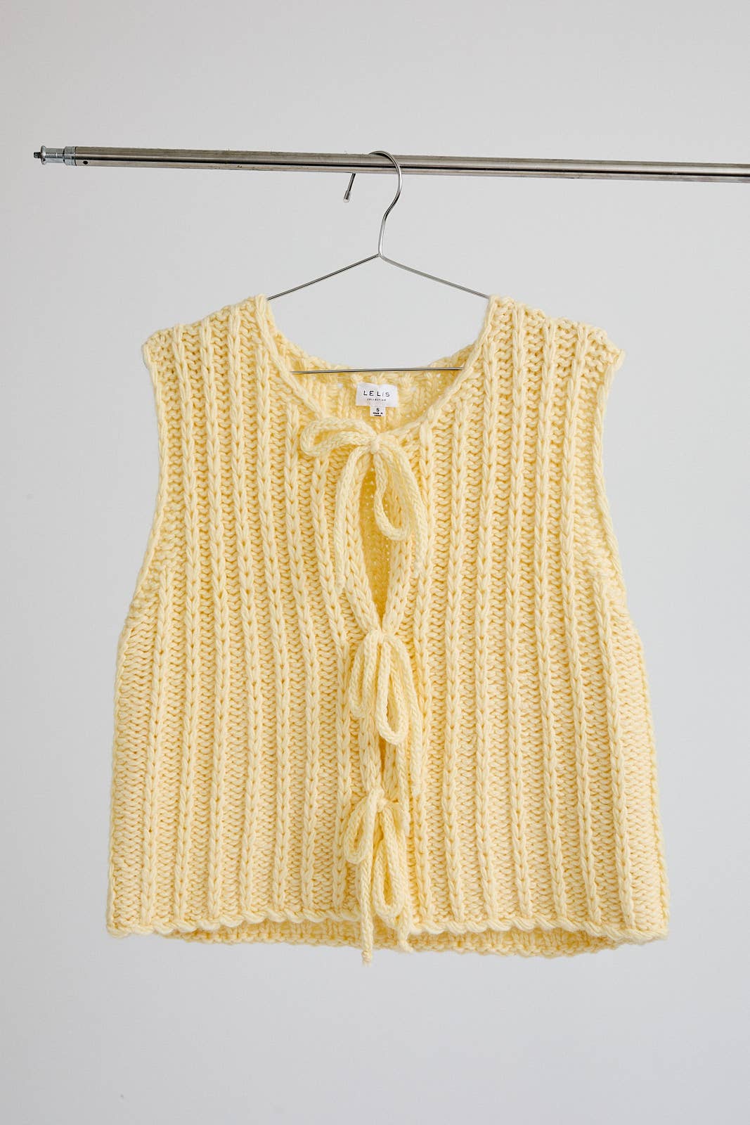 ROUND NECK FRONT TIE CHUNKY SWEATER VEST: LT BLUE