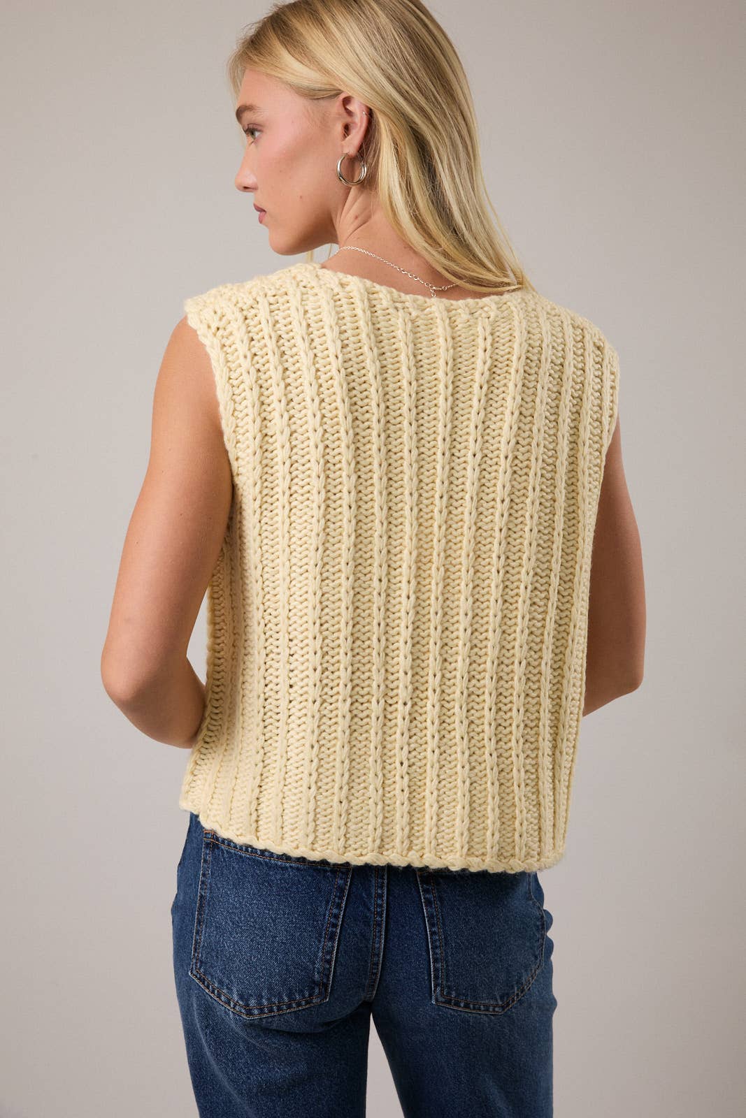 ROUND NECK FRONT TIE CHUNKY SWEATER VEST: LT BLUE