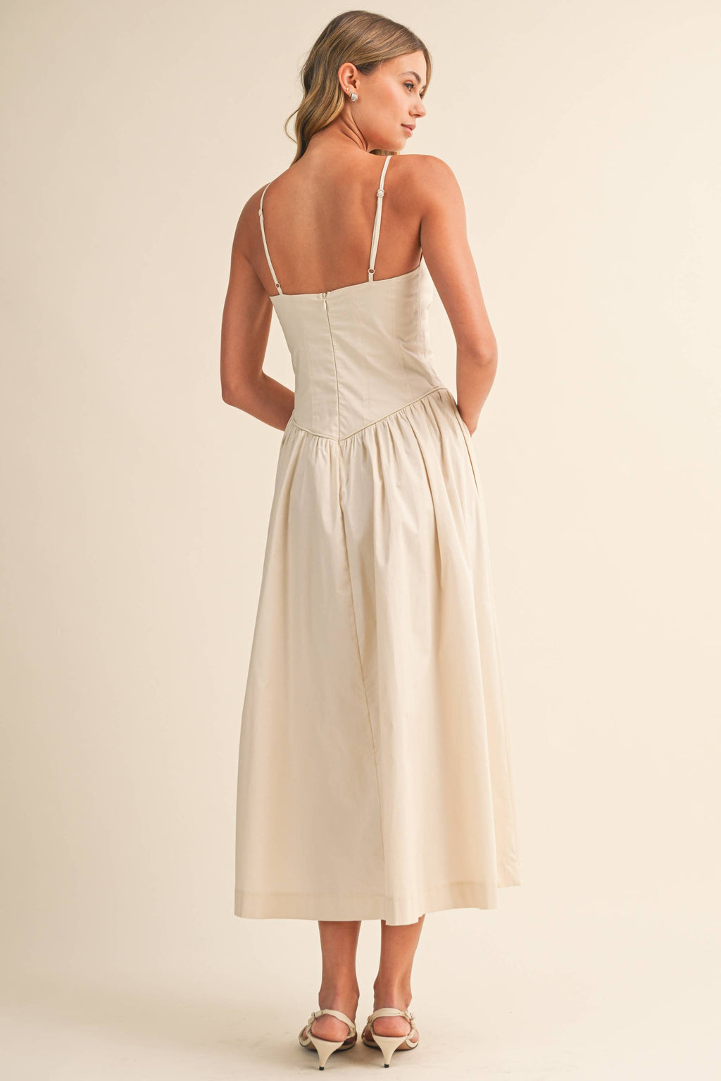 POPLINE SWEETHEART SLEEVELESS MIDI DRESS: Beige