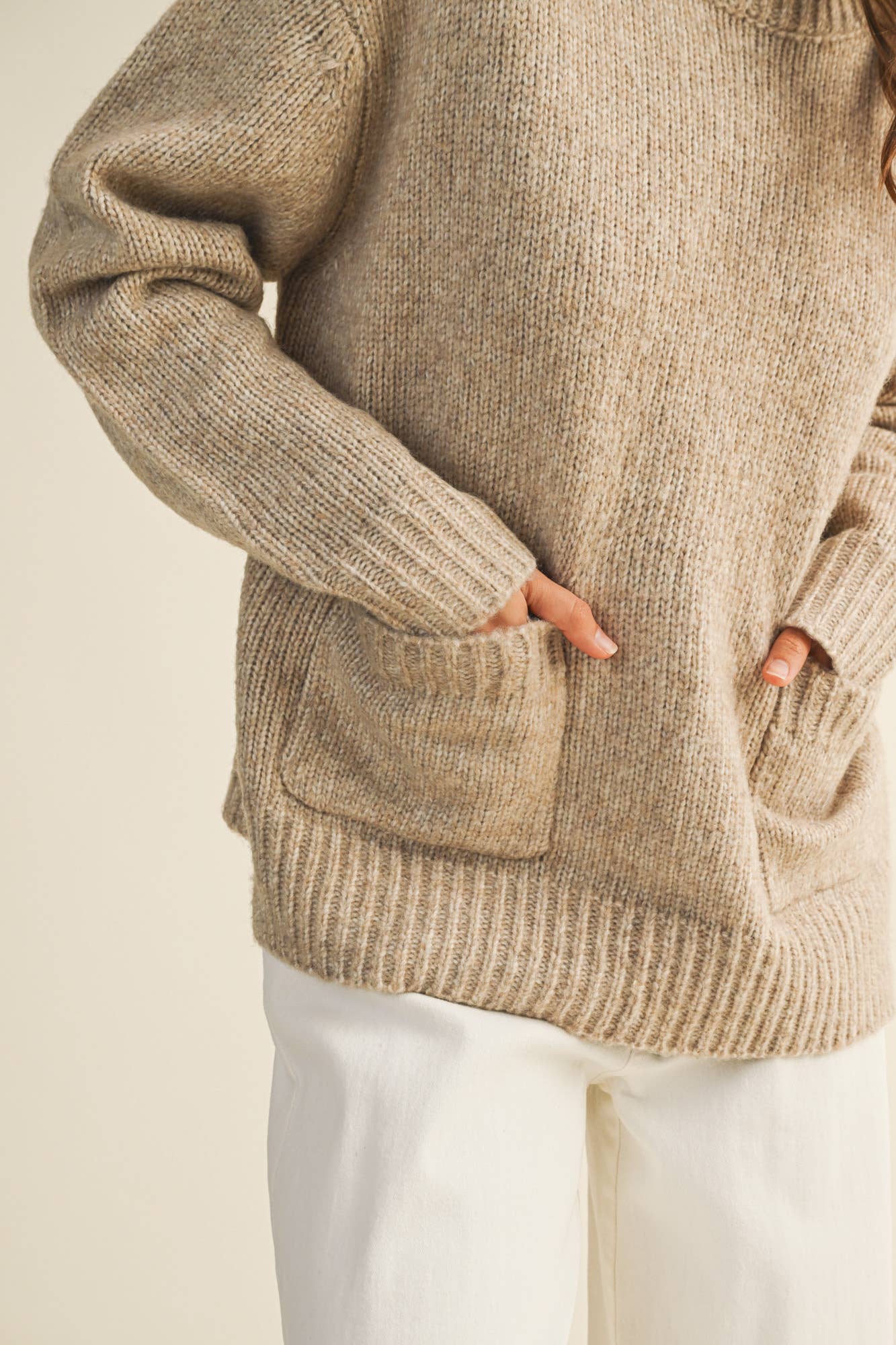 FRONT PATCH POCKET SWEATER TOP: TAUPE / S