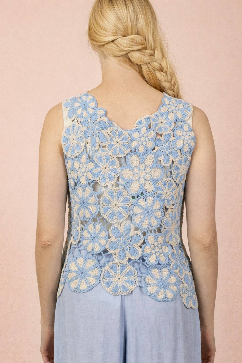Floral Lace Crochet Sleeveless Top: BLUE