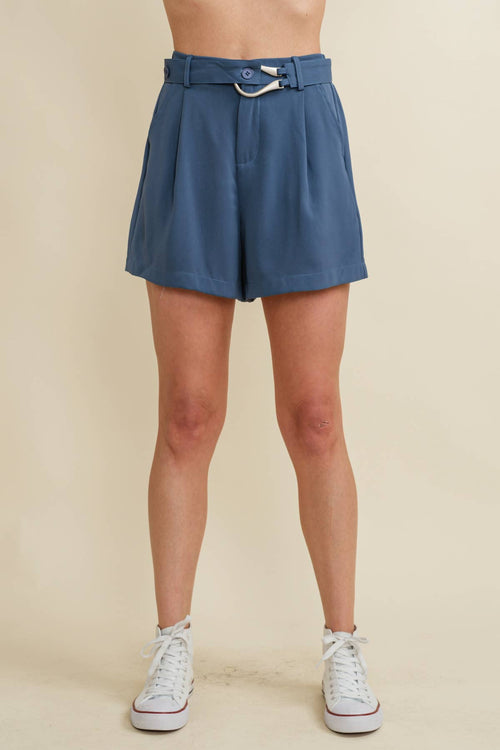 BELT ACCENT PLEATED SHORTS: Dusty Blue