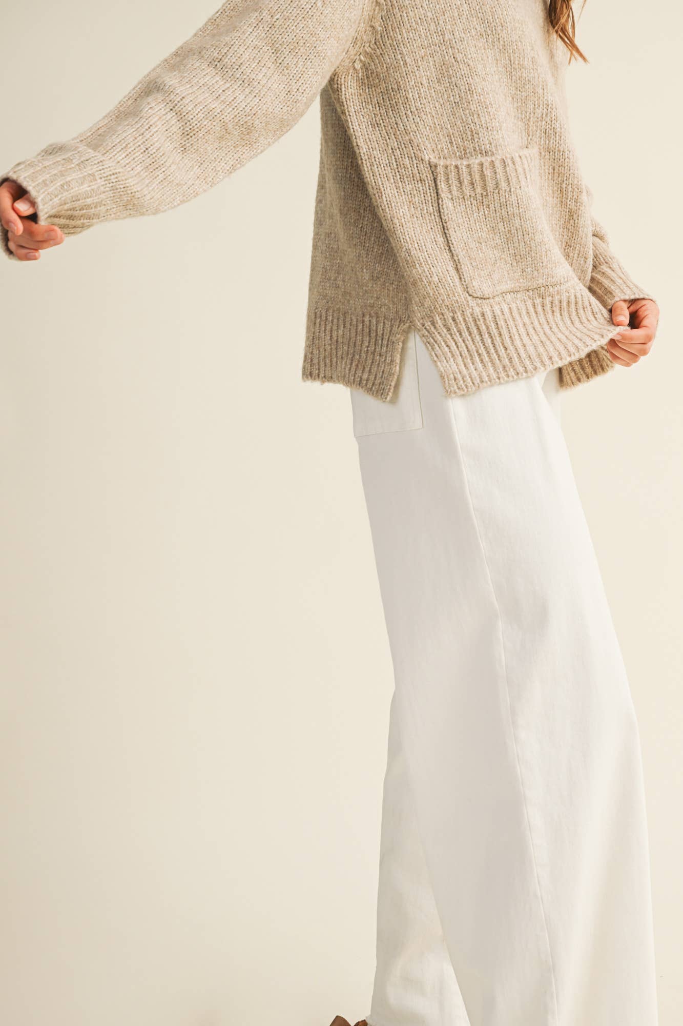 FRONT PATCH POCKET SWEATER TOP: TAUPE / S