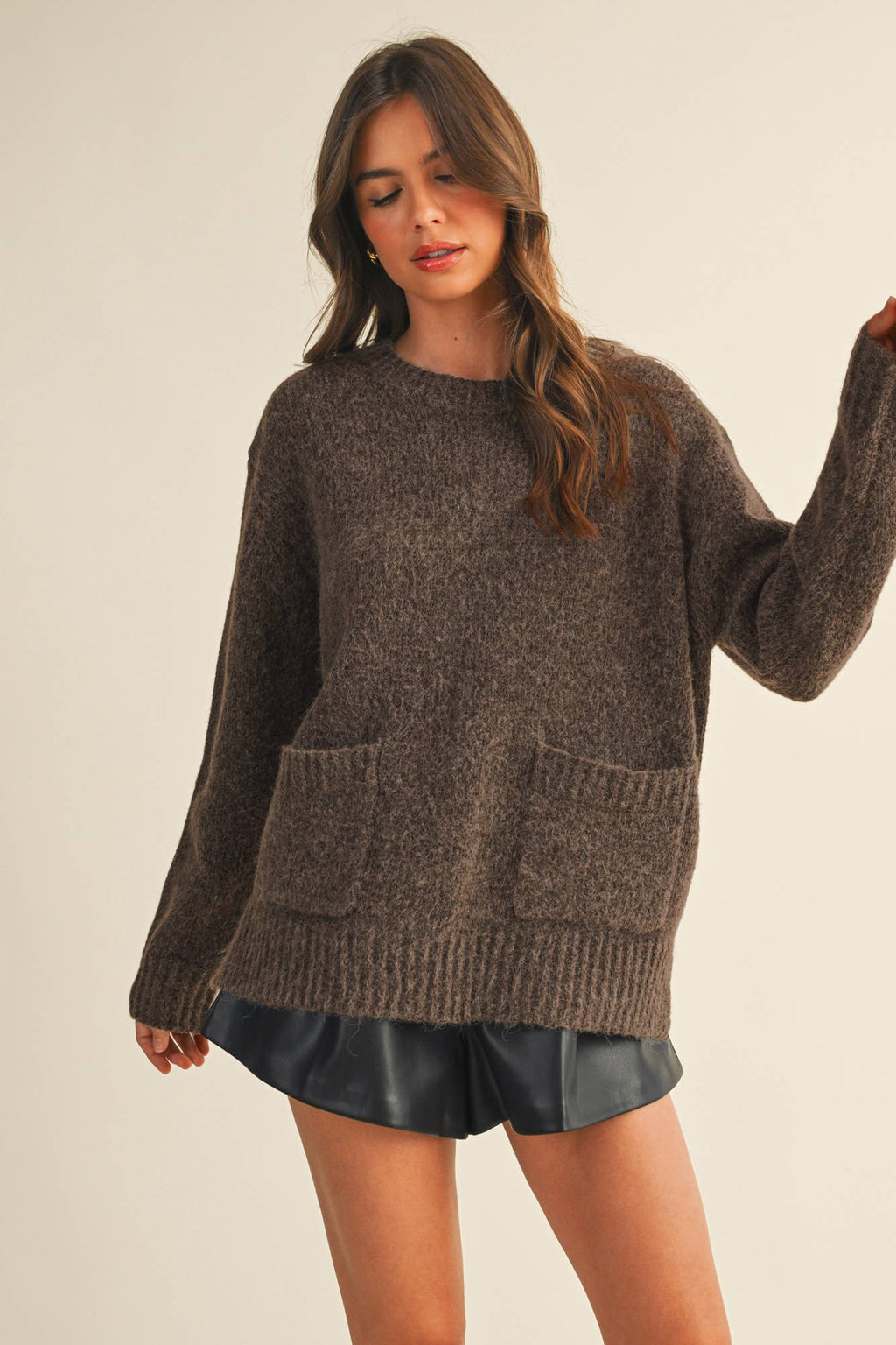 FRONT PATCH POCKET SWEATER TOP: TAUPE / S