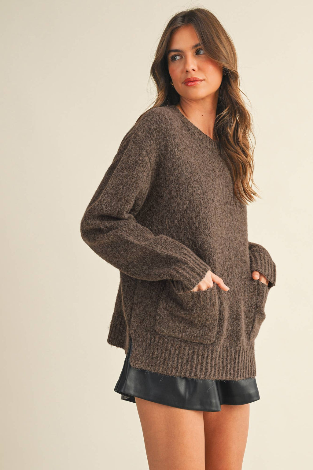 FRONT PATCH POCKET SWEATER TOP: TAUPE / S