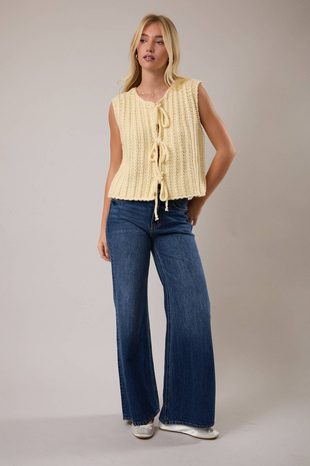 ROUND NECK FRONT TIE CHUNKY SWEATER VEST: LT BLUE