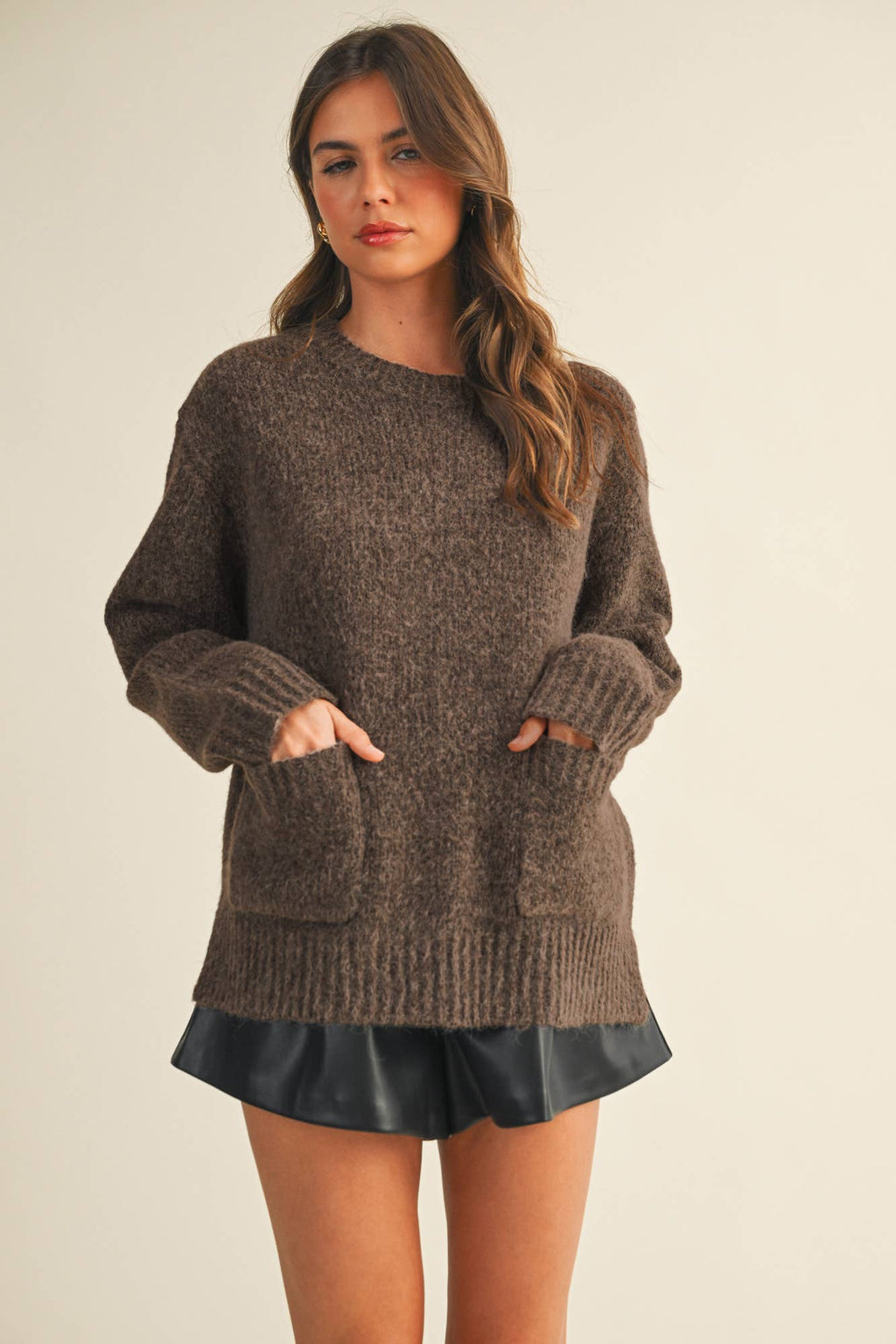 FRONT PATCH POCKET SWEATER TOP: TAUPE / S