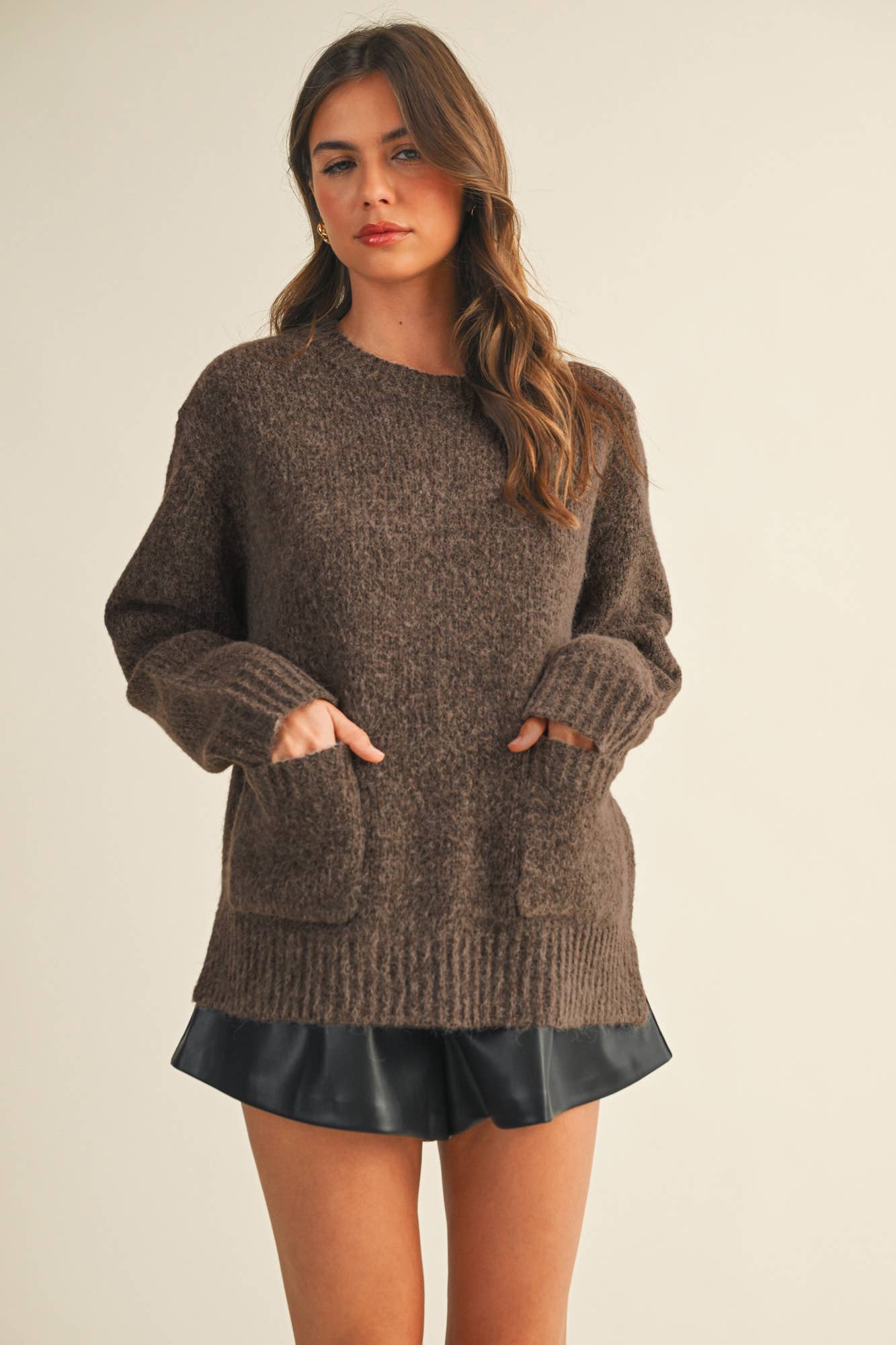 FRONT PATCH POCKET SWEATER TOP: TAUPE / S
