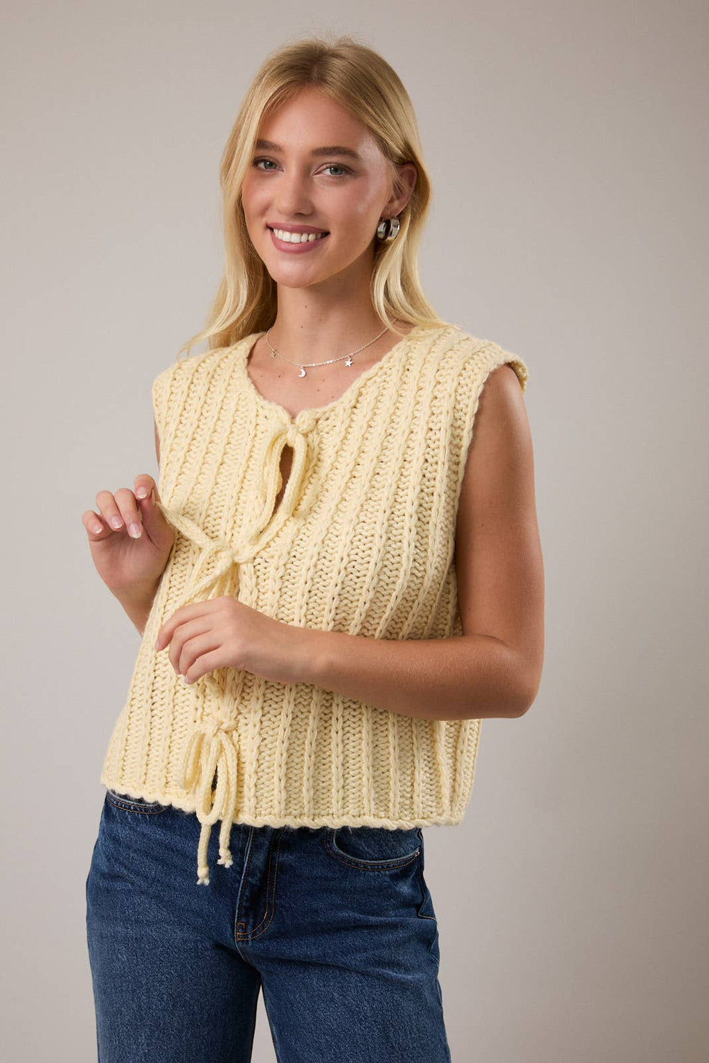 ROUND NECK FRONT TIE CHUNKY SWEATER VEST: LT BLUE