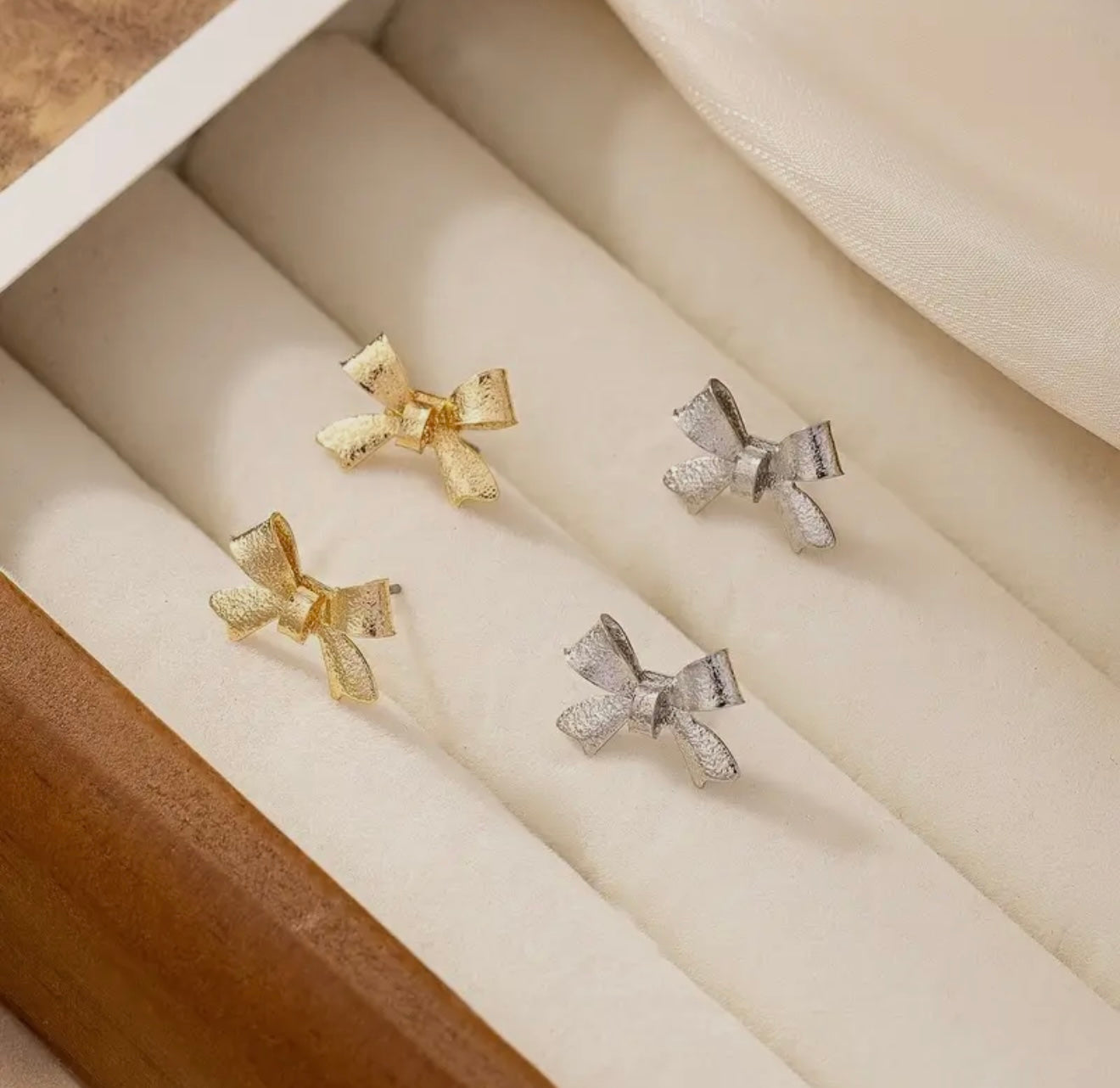 Bow Alloy Earrings