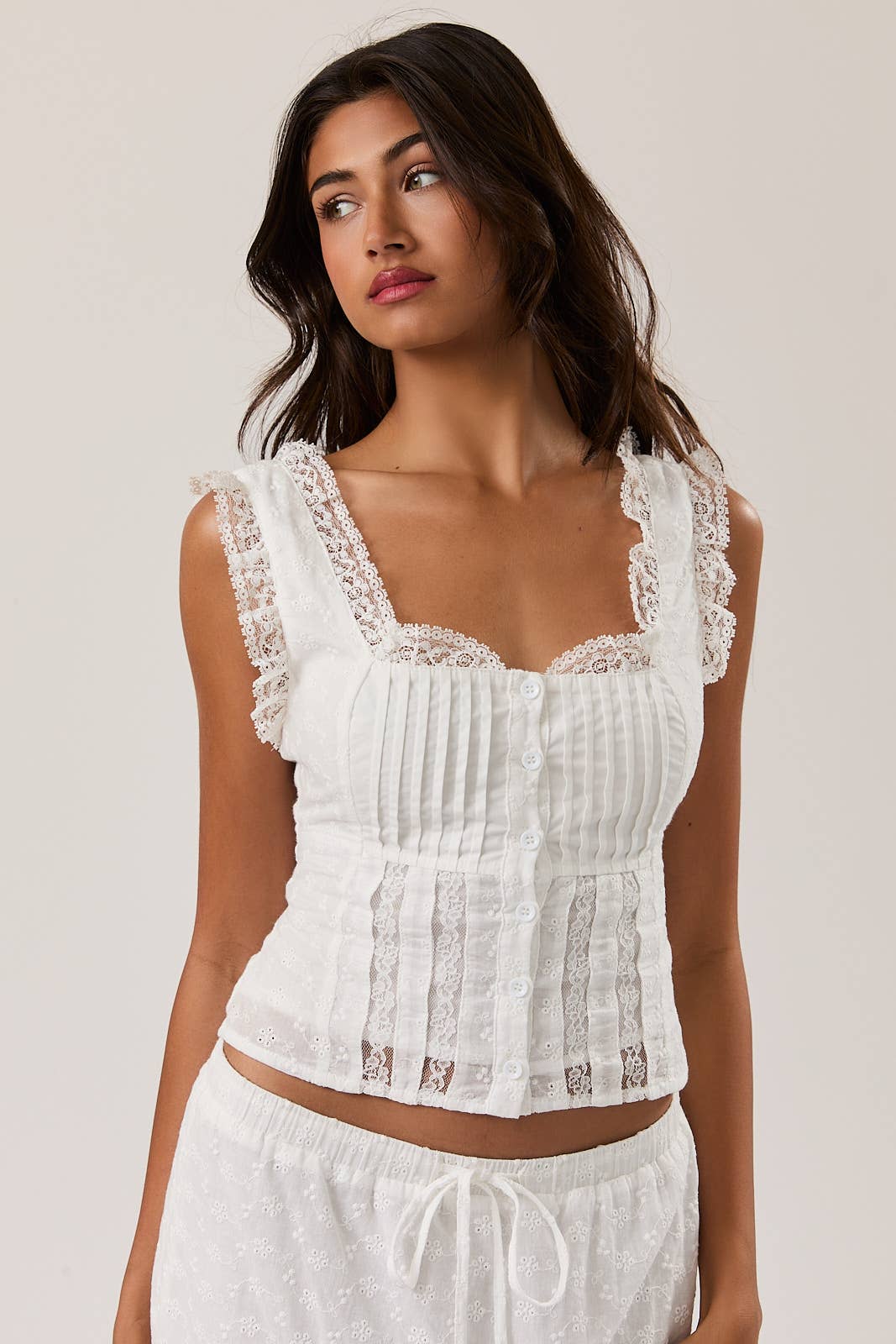 SLEEVELESS SQUARE NECK RUFFLE TOP: White