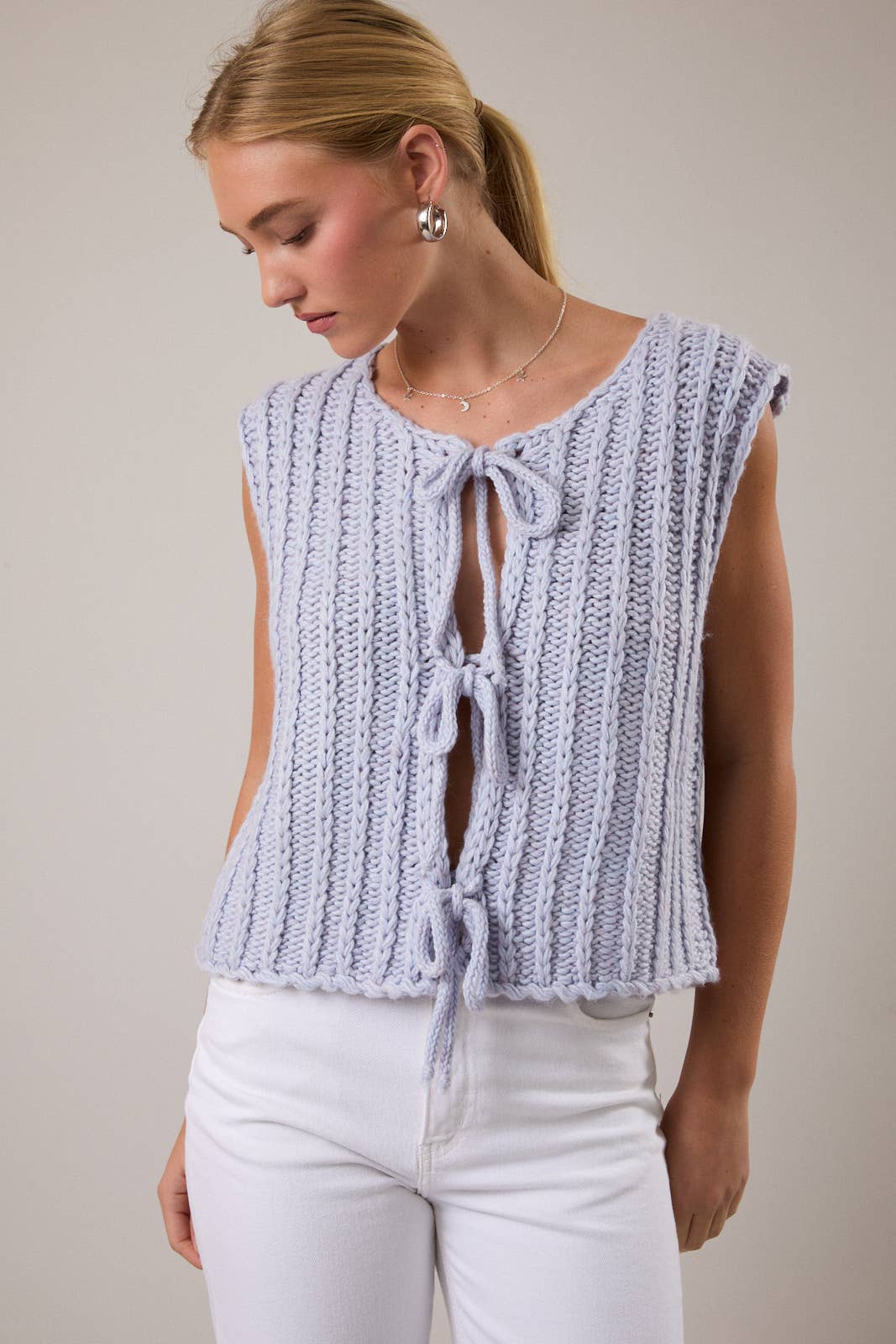 ROUND NECK FRONT TIE CHUNKY SWEATER VEST: LT BLUE