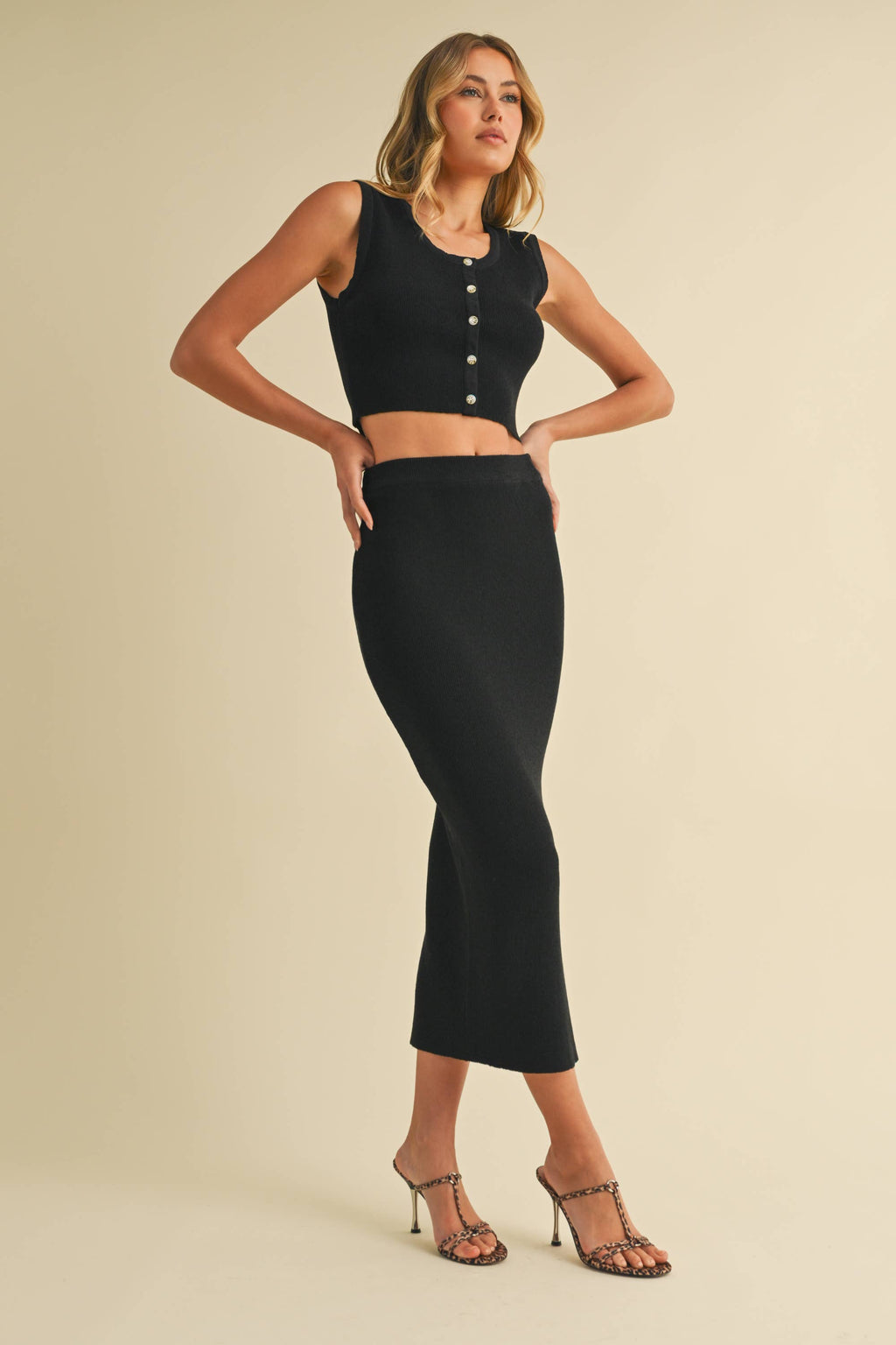 BUTTON DOWN SLEEVELESS CROP TOP AND MIDI SKIRT: Black