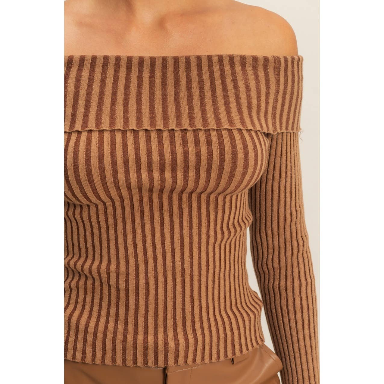 Off-Shoulder Ribbed Knit Top: CHESTNUT