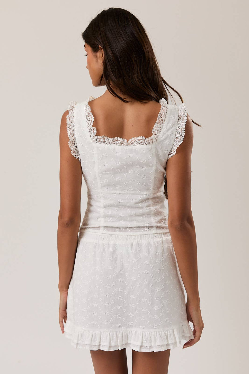 SLEEVELESS SQUARE NECK RUFFLE TOP: White