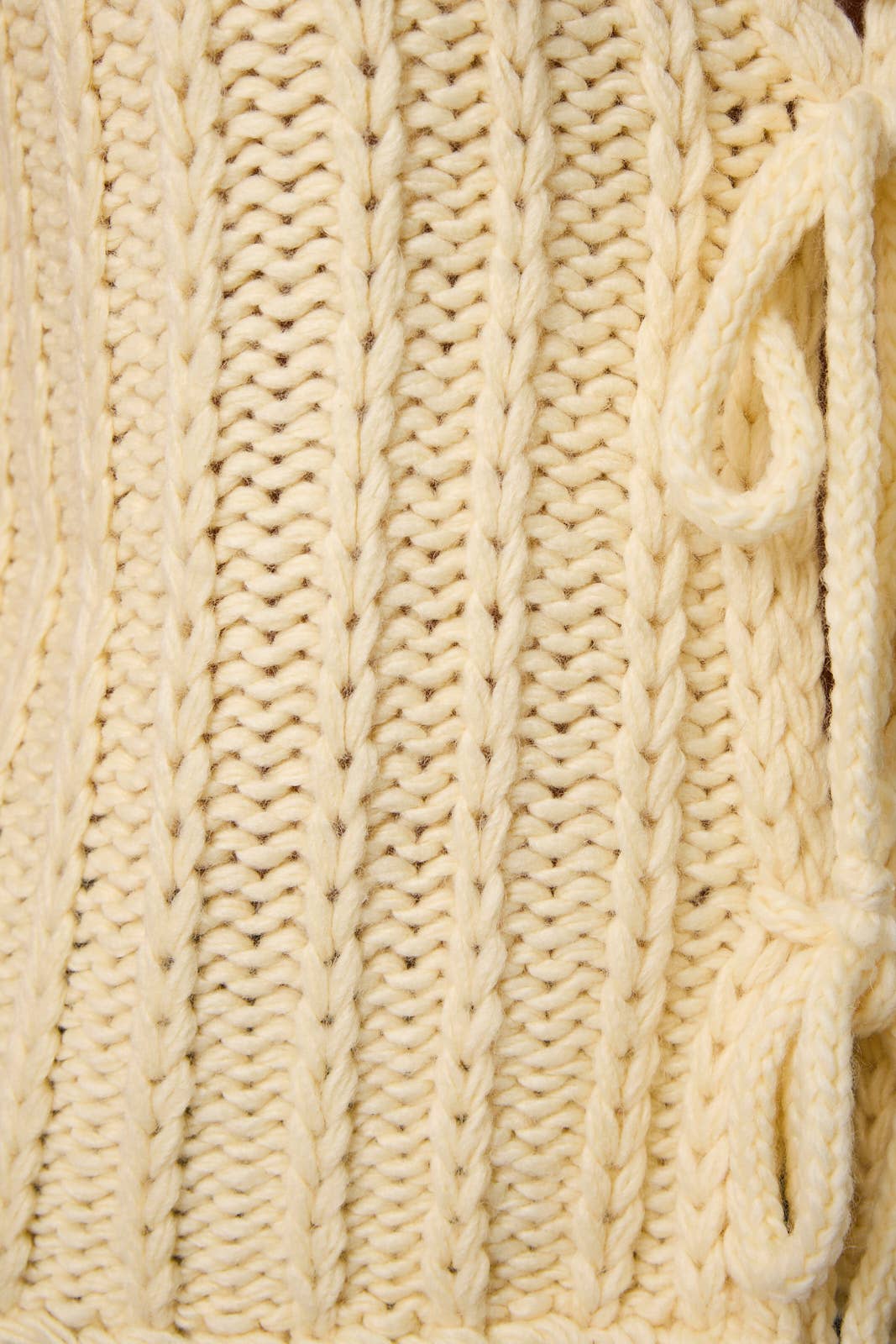 ROUND NECK FRONT TIE CHUNKY SWEATER VEST: LT BLUE