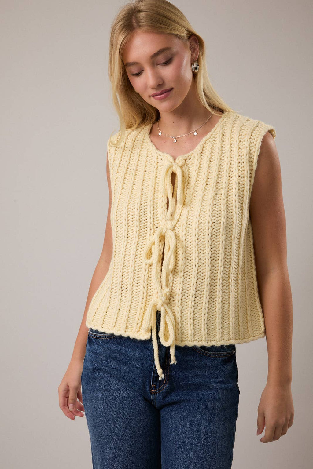 ROUND NECK FRONT TIE CHUNKY SWEATER VEST: LT BLUE