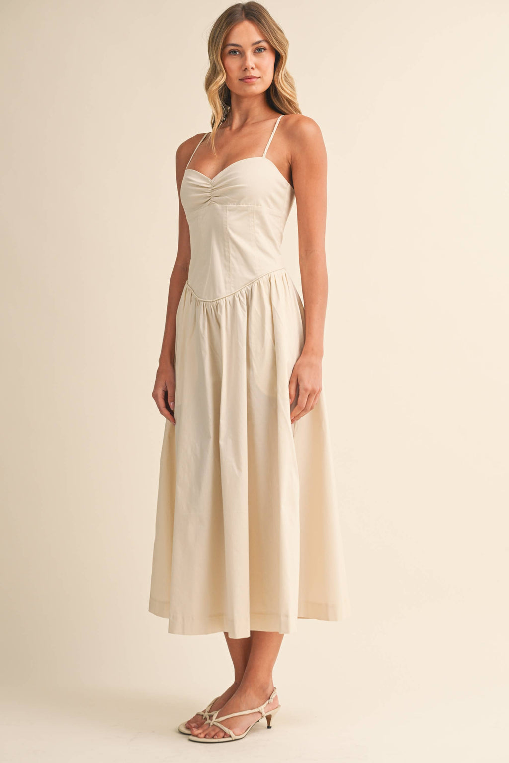 POPLINE SWEETHEART SLEEVELESS MIDI DRESS: Beige