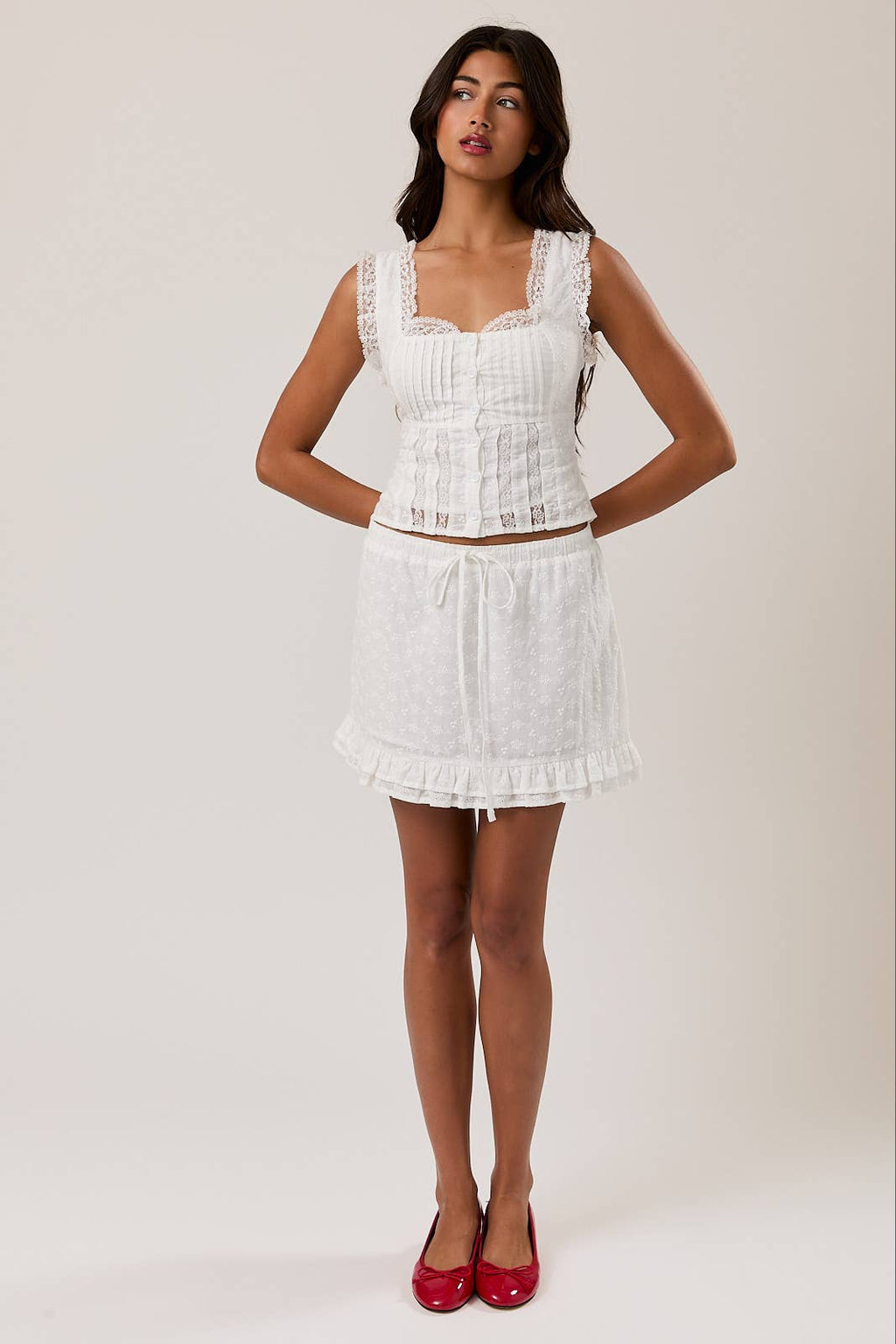 SLEEVELESS SQUARE NECK RUFFLE TOP: White