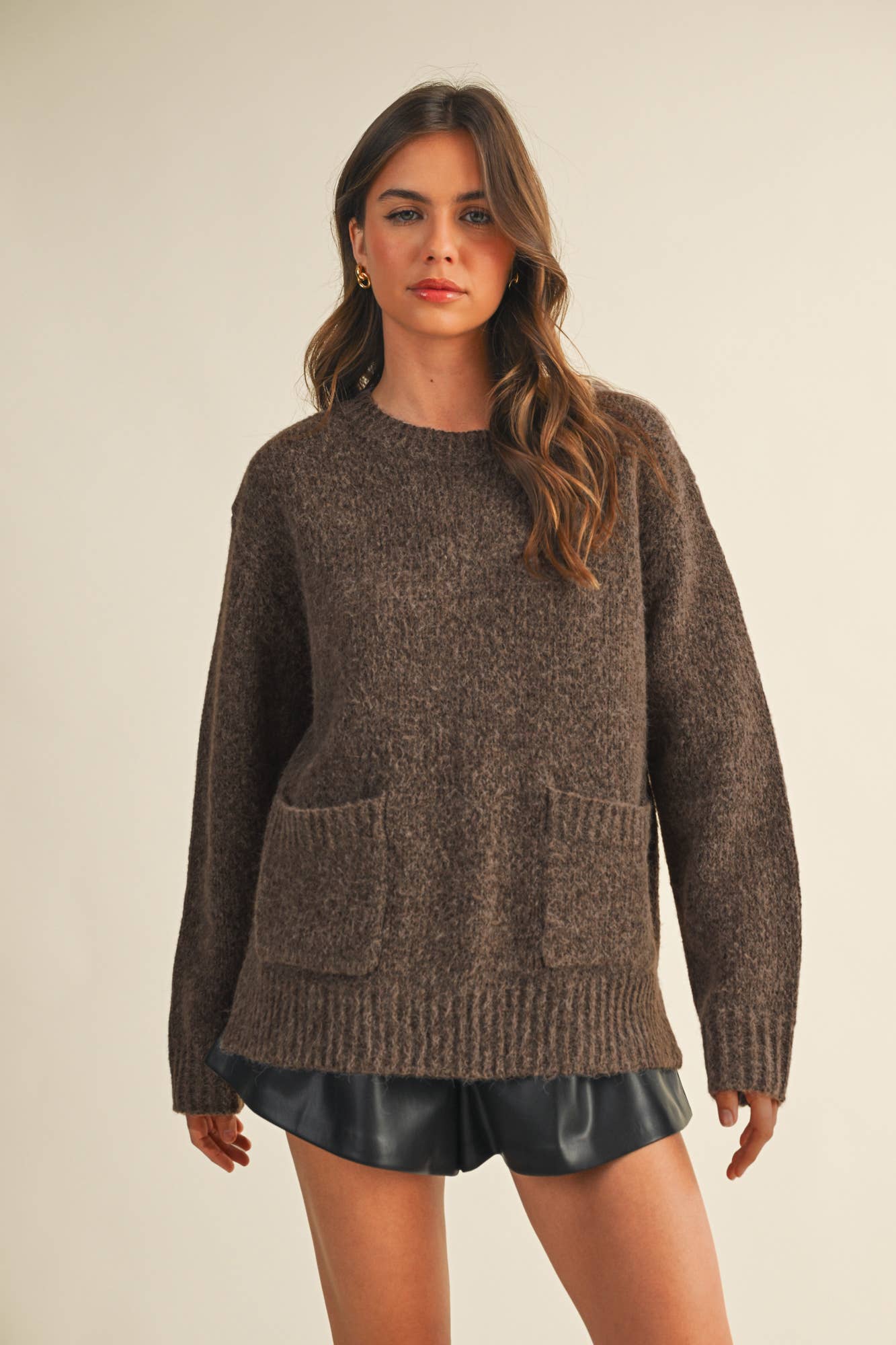 FRONT PATCH POCKET SWEATER TOP: TAUPE / S