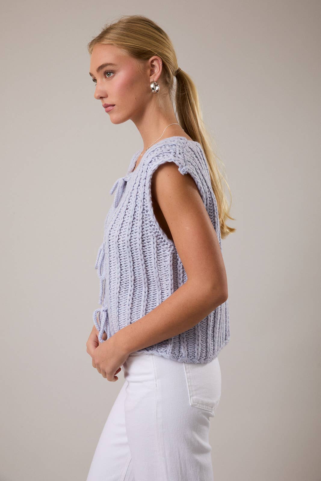 ROUND NECK FRONT TIE CHUNKY SWEATER VEST: LT BLUE